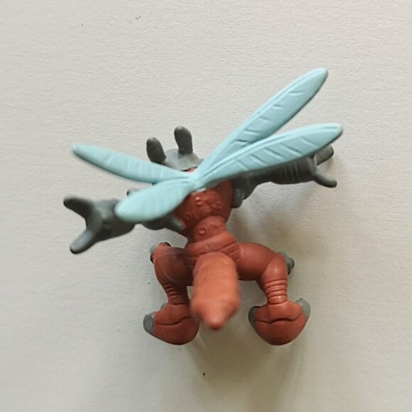 RARE VINTAGE 2001 Digimon Flybeemon Mini Action Figure Bandai - Picture 2 of 2